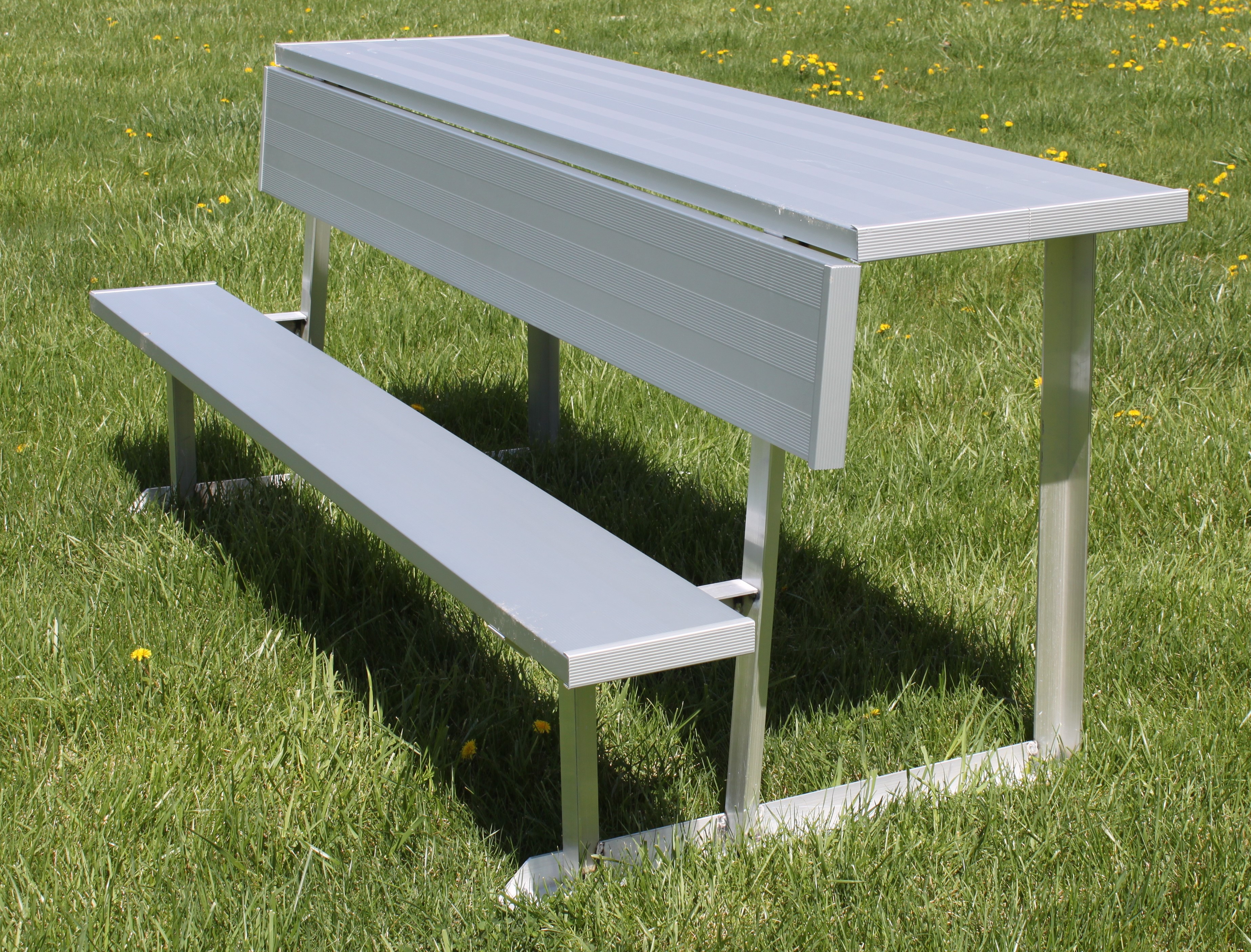 Spectator 15 Portable Bench With Shelf